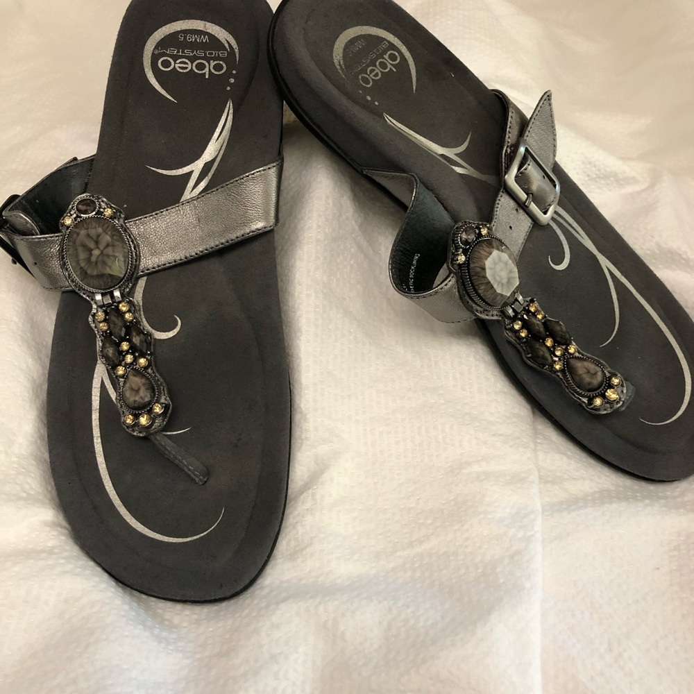 Abeo Gray Leather Sandals